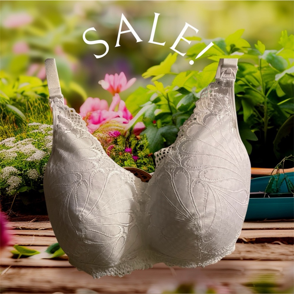 Momanda NursingBra 
38DD
Triumph Lift Drop-Down 
Xtra Hook/Eye
Wireless 
New